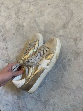 USED Women’s Metallic Gold Star Sneakers - Casual Lace-Up Shoes